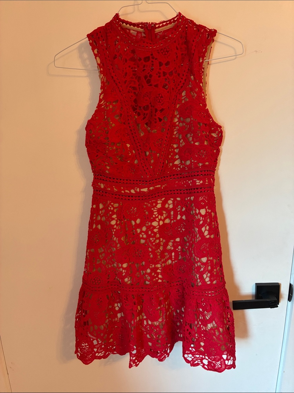 Red Lace Sleeveless Dress - Elegant Women's Party Dress